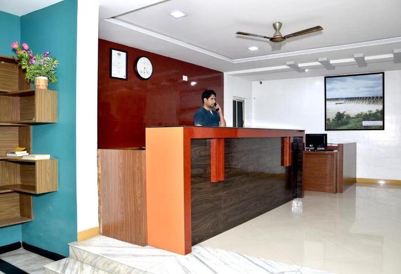 בית מלון כפרי Adarsh