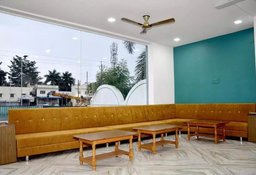 هتل Adarsh