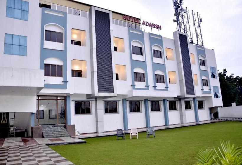 בית מלון כפרי Adarsh