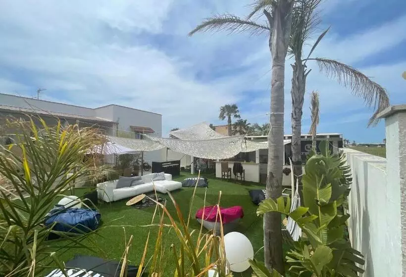 ベッドアンドブレックファースト Sunset Wave   Stagnone Kitesurf Village