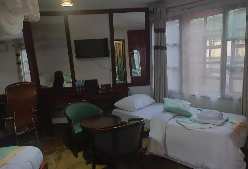 هتل Signature Bomas B&b