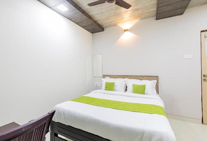 Hotel Saras Residency