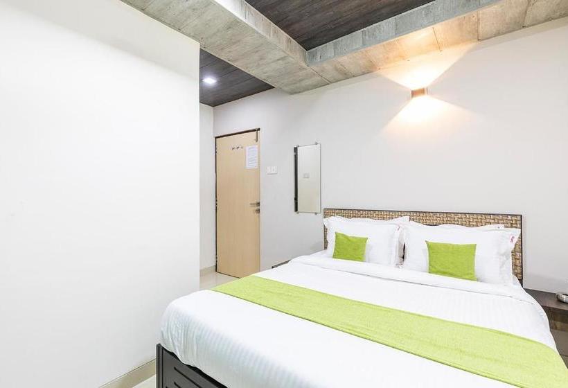 Hotel Saras Residency