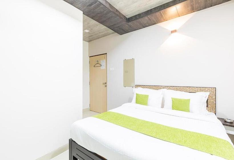 Hotel Saras Residency