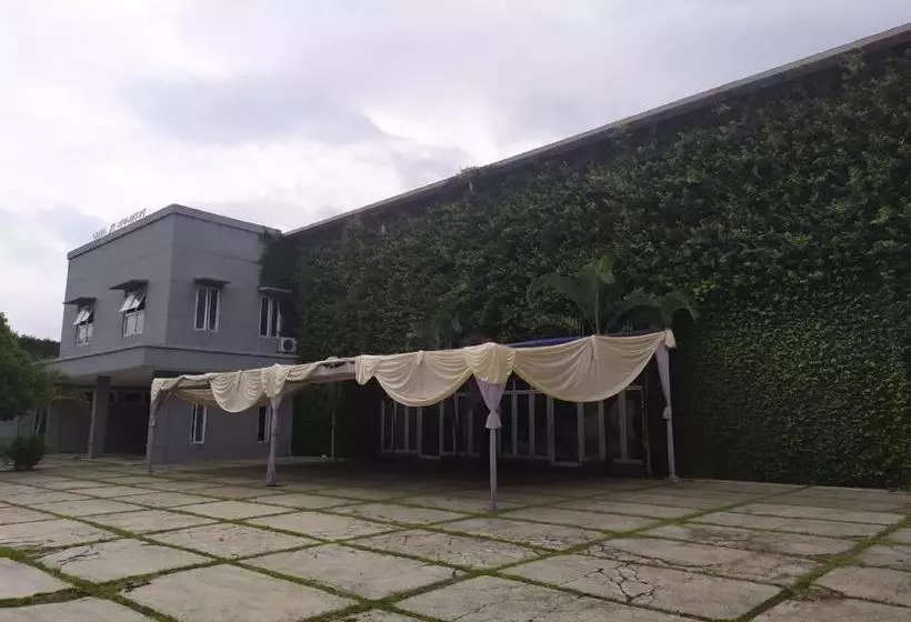 هتل Graha Ht Sumantri Mitra Reddoorz