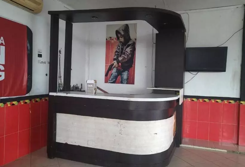 ホテル Oyo 3032 Bintaro Family Guest House