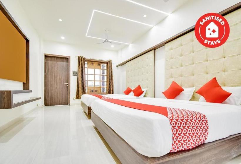 Hotel Oyo 70260 Vrundavan Grand