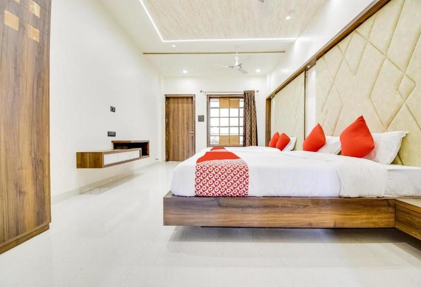 Hotel Oyo 70260 Vrundavan Grand