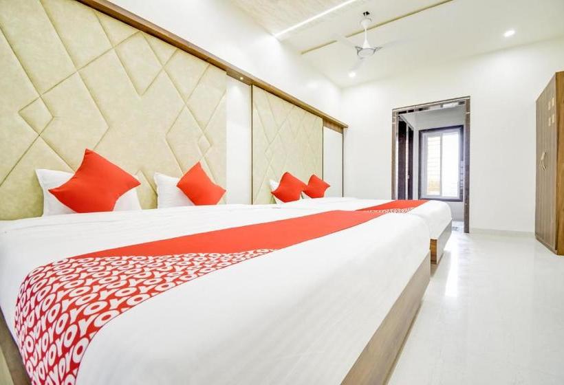 Hotel Oyo 70260 Vrundavan Grand