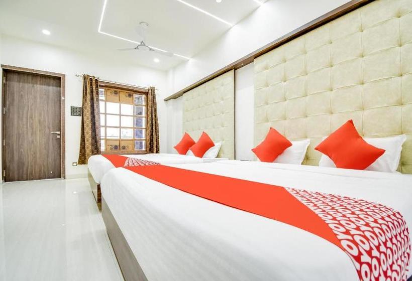 Hotel Oyo 70260 Vrundavan Grand