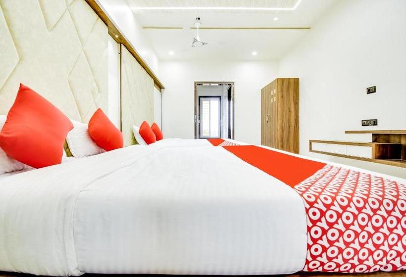 Hotel Oyo 70260 Vrundavan Grand