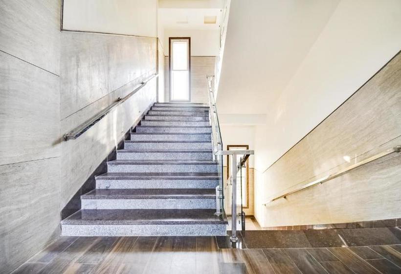 Hotel Oyo 70260 Vrundavan Grand