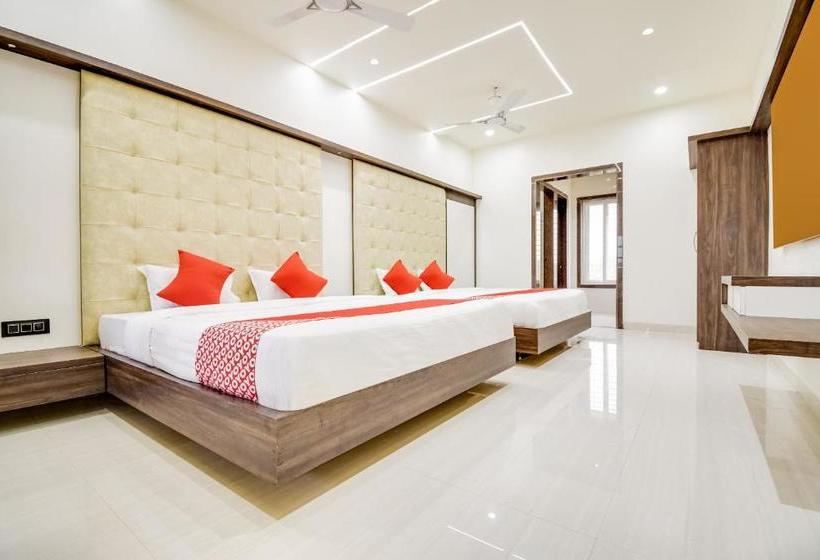 Hotel Oyo 70260 Vrundavan Grand