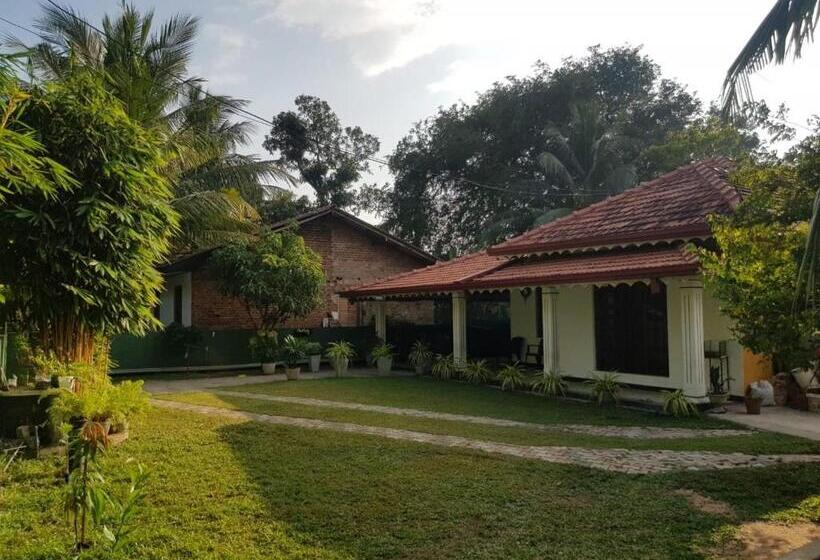 Пансион Shalomi Villas