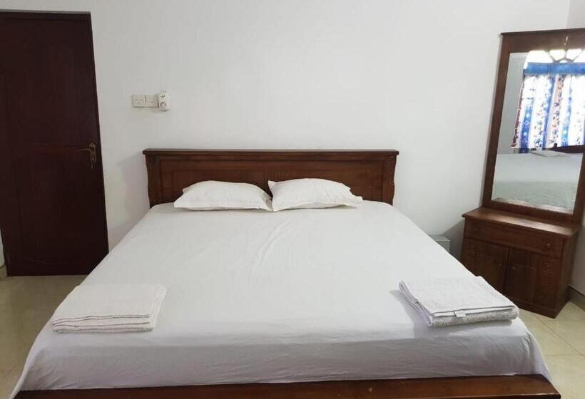 Пансион Shalomi Villas