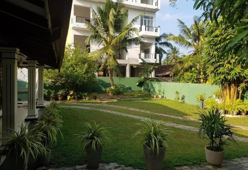 Пансион Shalomi Villas