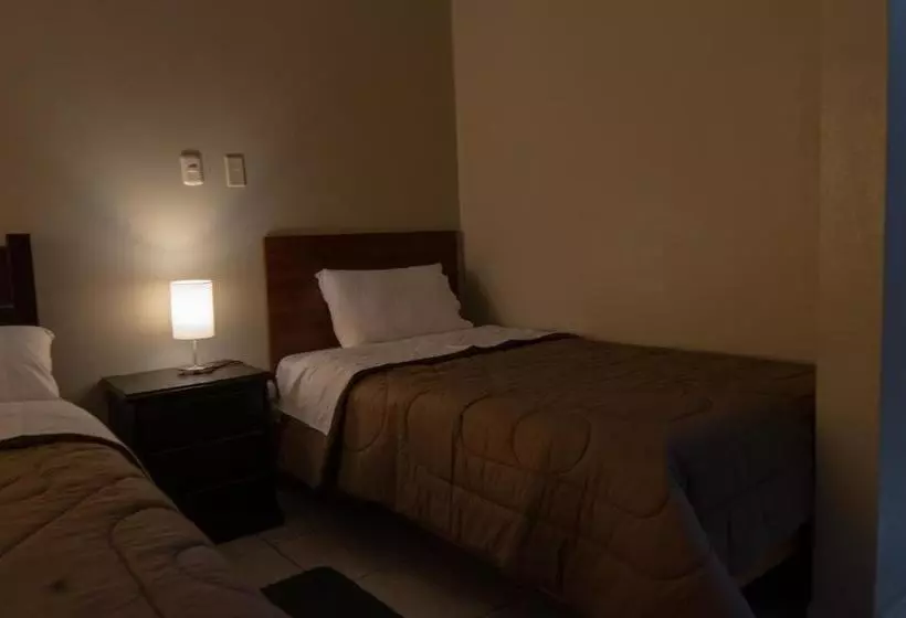 ユースホステル Hostal Roma