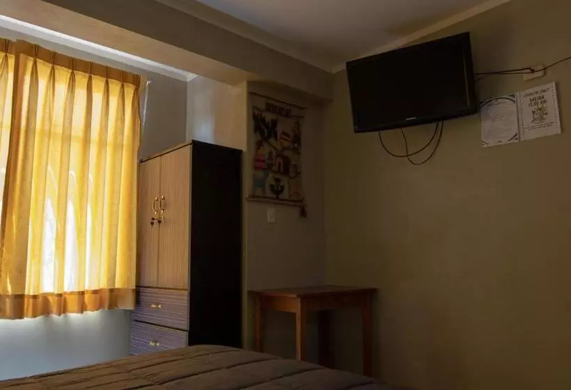 ユースホステル Hostal Roma
