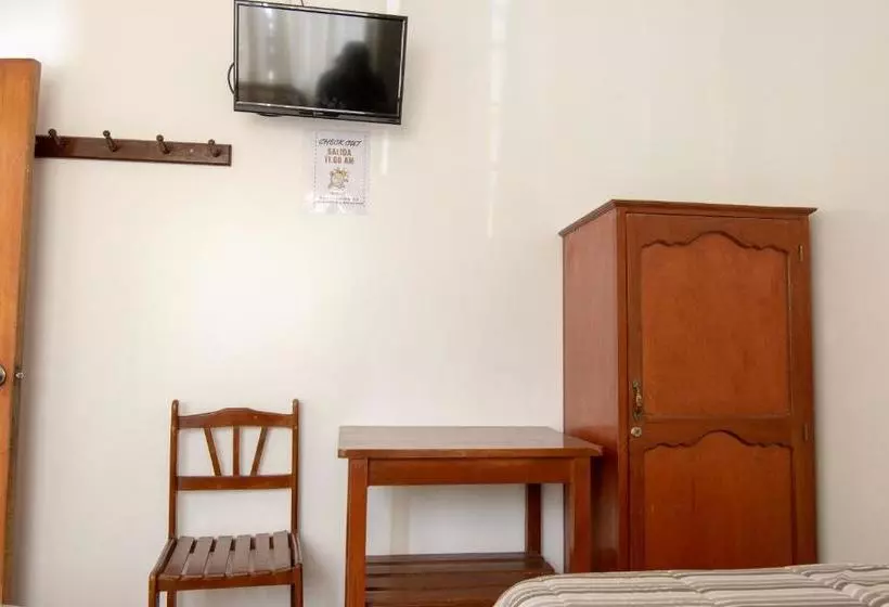 ユースホステル Hostal Roma