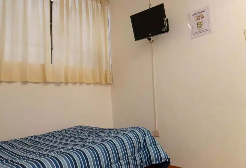 ユースホステル Hostal Roma