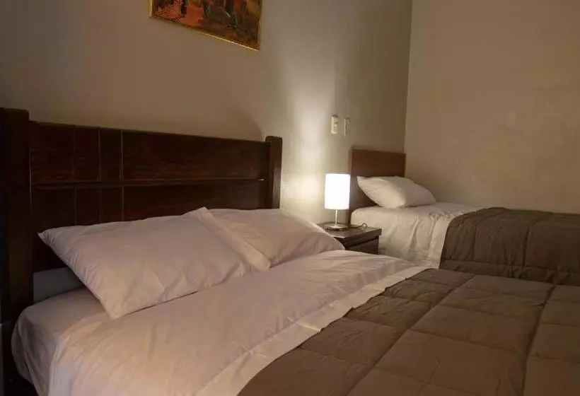 ユースホステル Hostal Roma