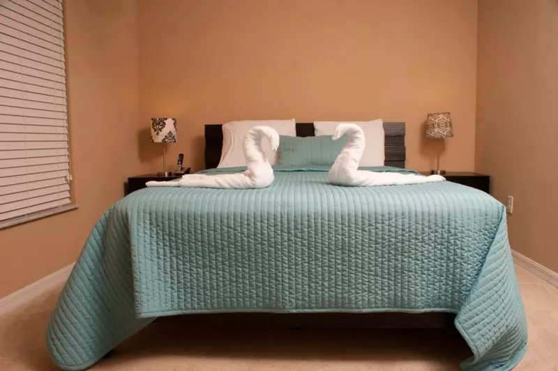 Townhome With Community Pool & Tennis  3 Br Townhouse