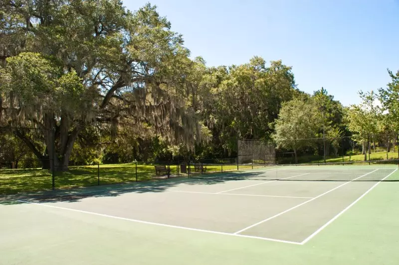 Townhome With Community Pool & Tennis  3 Br Townhouse