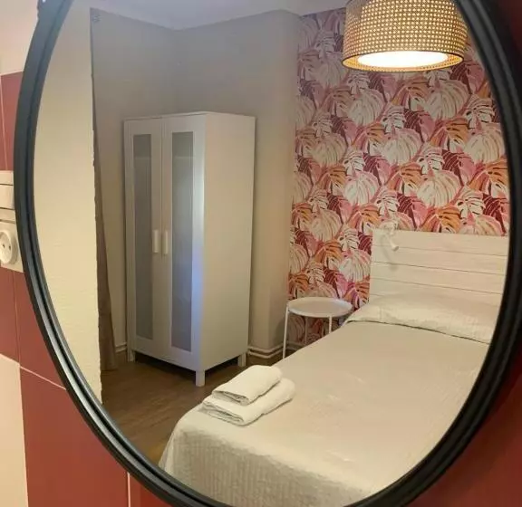 فندق فئة نجمة واحدة Hosteria Tajahierro