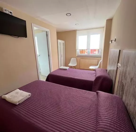 فندق فئة نجمة واحدة Hosteria Tajahierro