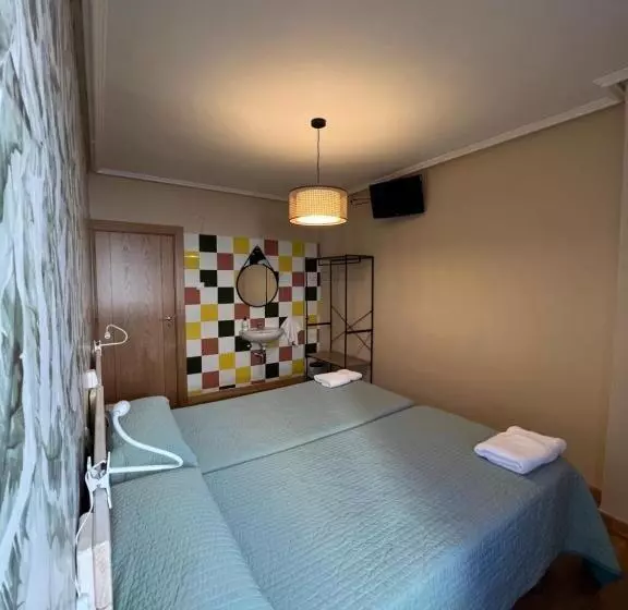 فندق فئة نجمة واحدة Hosteria Tajahierro