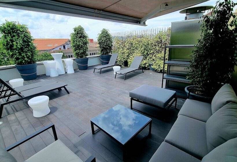 Отель Flor Parks