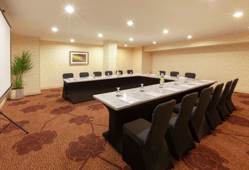 בית מלון כפרי Hilton Garden Inn Pittsburgh University Place