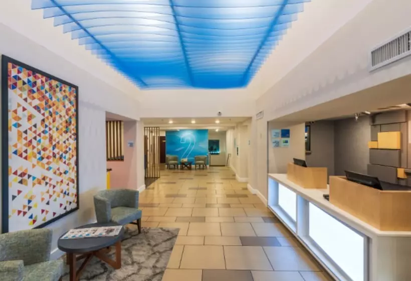 Holiday Inn Express Hotel & Suites Nashville Brentwood 65s