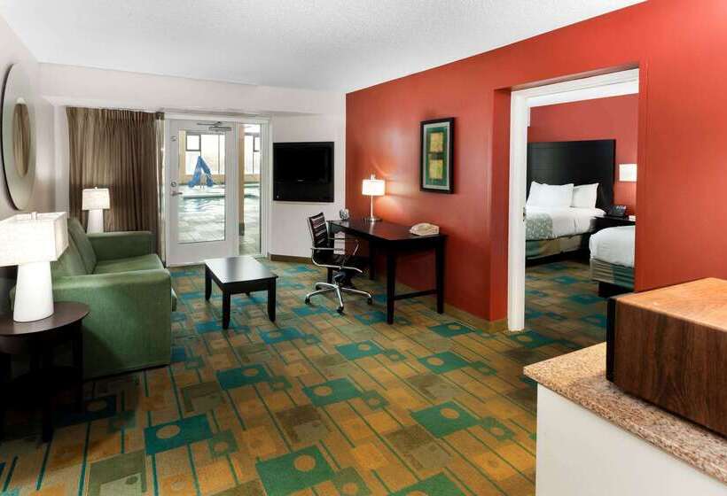 בית מלון כפרי La Quinta By Wyndham Milwaukee Bayshore Area