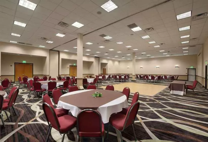 호텔 Wingate By Wyndham And Williamson Conference Center