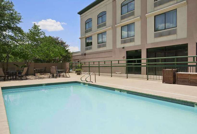 호텔 Wingate By Wyndham And Williamson Conference Center