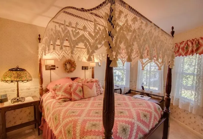 فندق Woodstock Inn, Station And Brewery