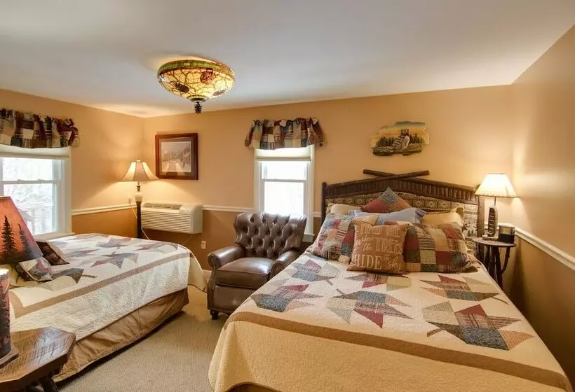 فندق Woodstock Inn, Station And Brewery