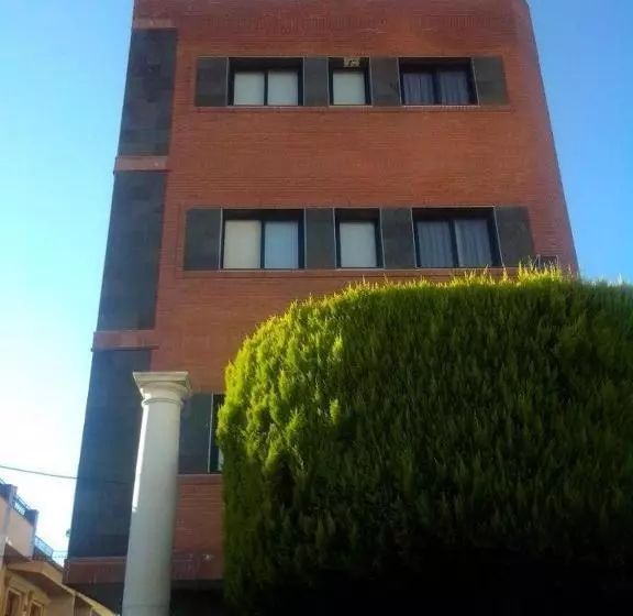 בית מלון כפרי Hostal Zurich