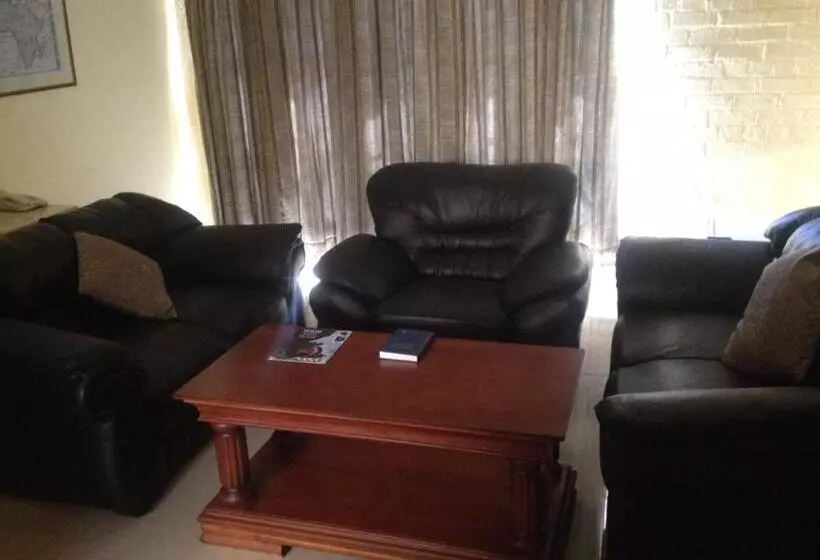 Kadoma Hotel And Conference Center