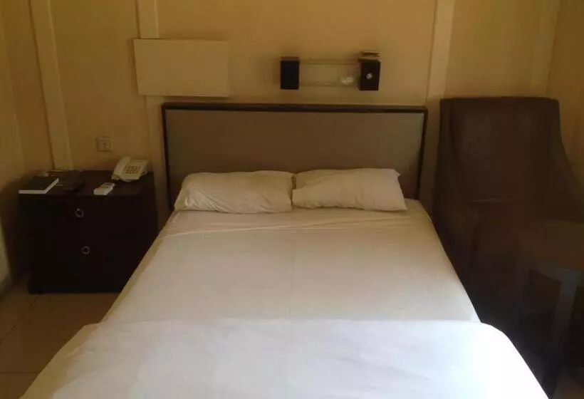 Kadoma Hotel And Conference Center