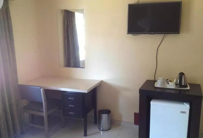 Kadoma Hotel And Conference Center