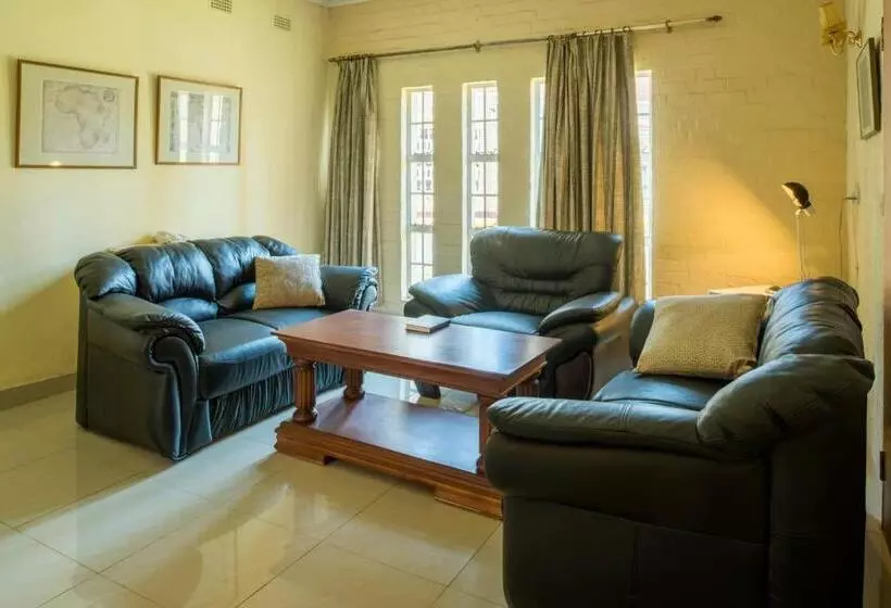 Kadoma Hotel And Conference Center