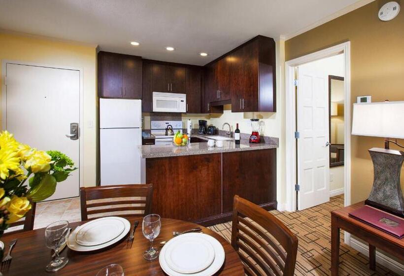 Winners Circle Resort