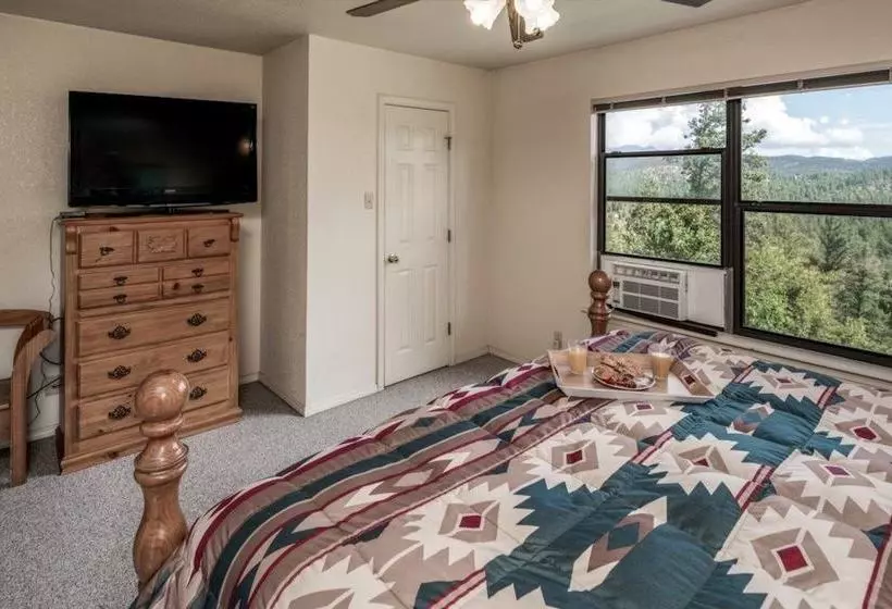 New Mexico Mountain Retreat  Three Bedroom Cabin