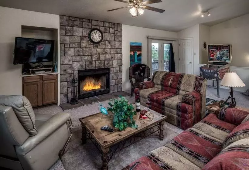 New Mexico Mountain Retreat  Three Bedroom Cabin