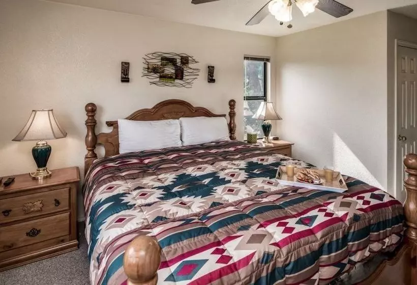 New Mexico Mountain Retreat  Three Bedroom Cabin