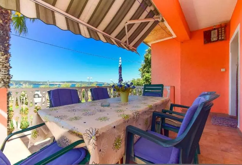 Holiday House Anica