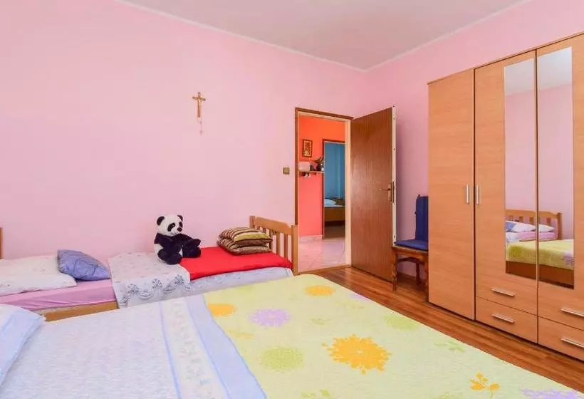 Holiday House Anica