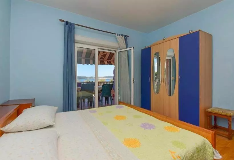 Holiday House Anica